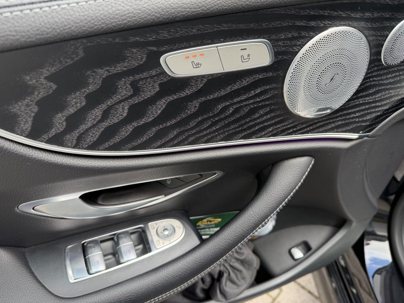 Mercedes-Benz E 300 EDITION 1 /AMG/ PANO/LEDER/NIGHTPACKET