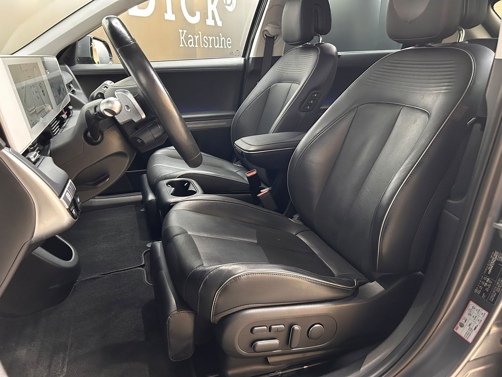 Fahrzeugabbildung Hyundai Ioniq 5 Uniq 4WD LED+NAVI+SHZ+BOSE+HEAD+ACC+AHK+
