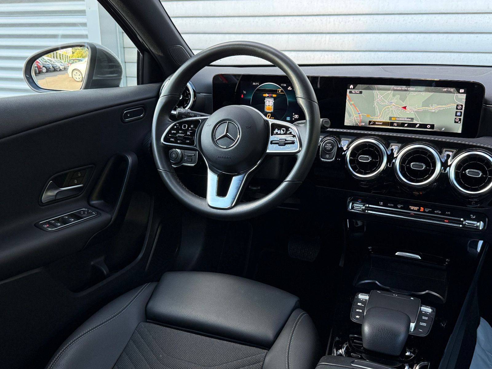 Fahrzeugabbildung Mercedes-Benz A 180d Advanced Aut LED SHZ Navi Kamera T-Leder