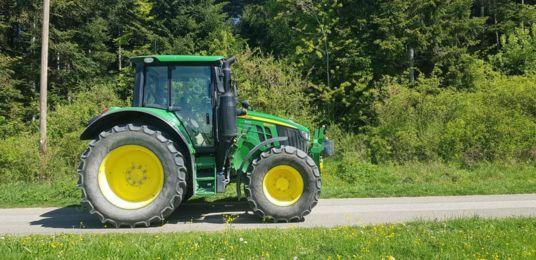 John Deere 6120M