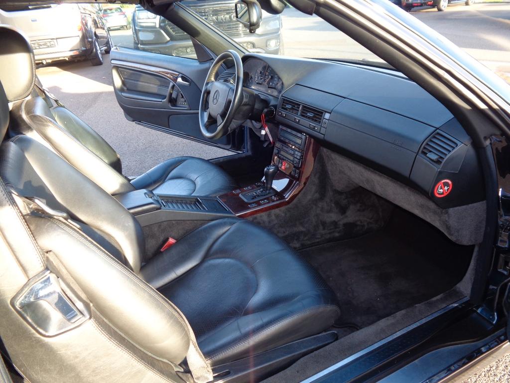 Mercedes-Benz SL 320