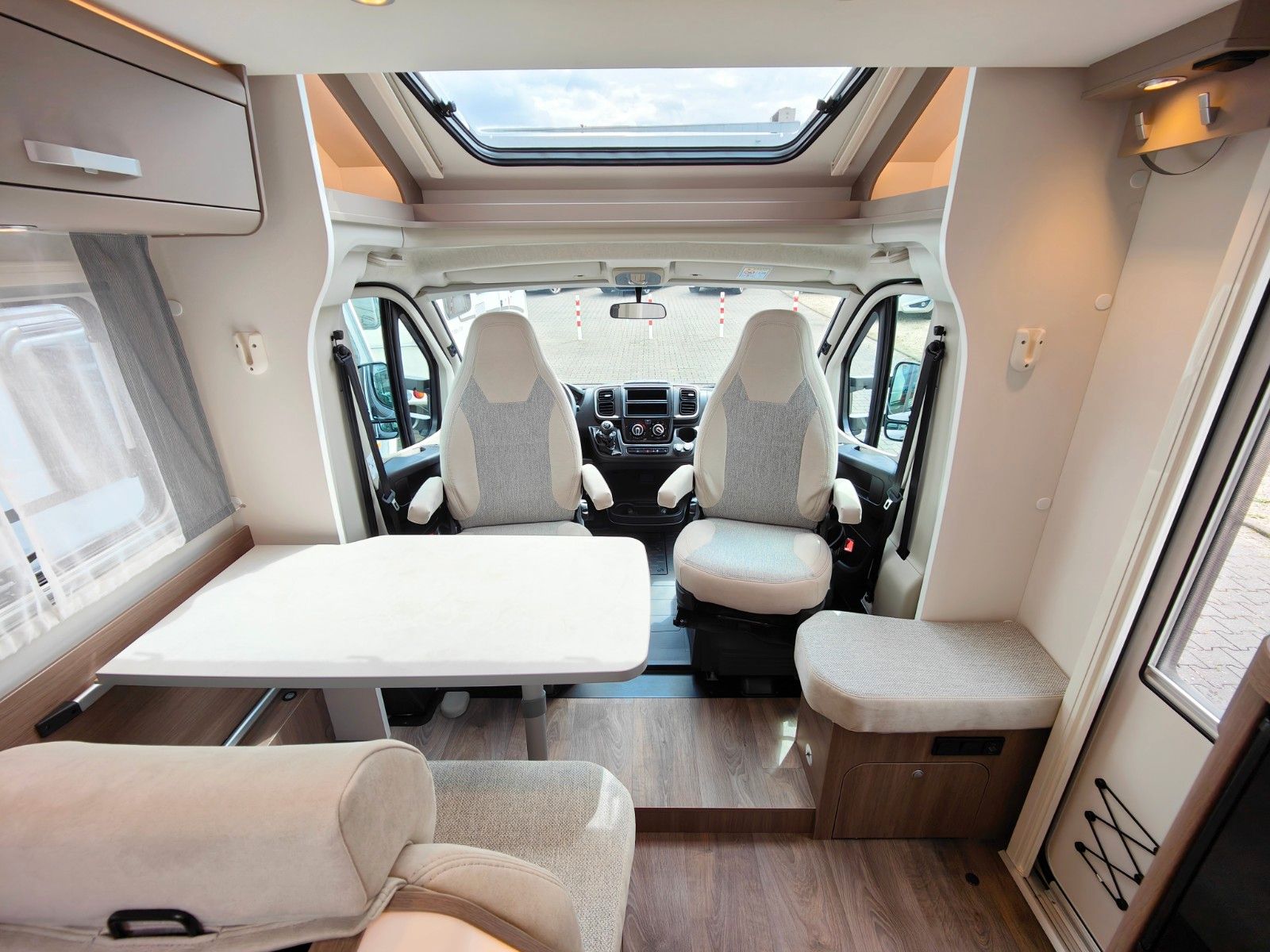 Fahrzeugabbildung Carado T-338  pro+ 2025 SUMMER SALE 8.808 € SPAREN