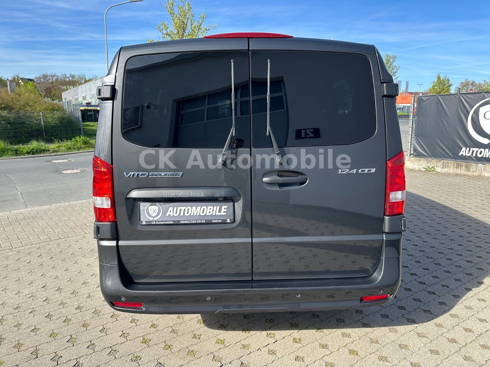 Fahrzeugabbildung Mercedes-Benz Vito Tourer Pro 124 Edition Autom/8Sitze/Kam/AHK