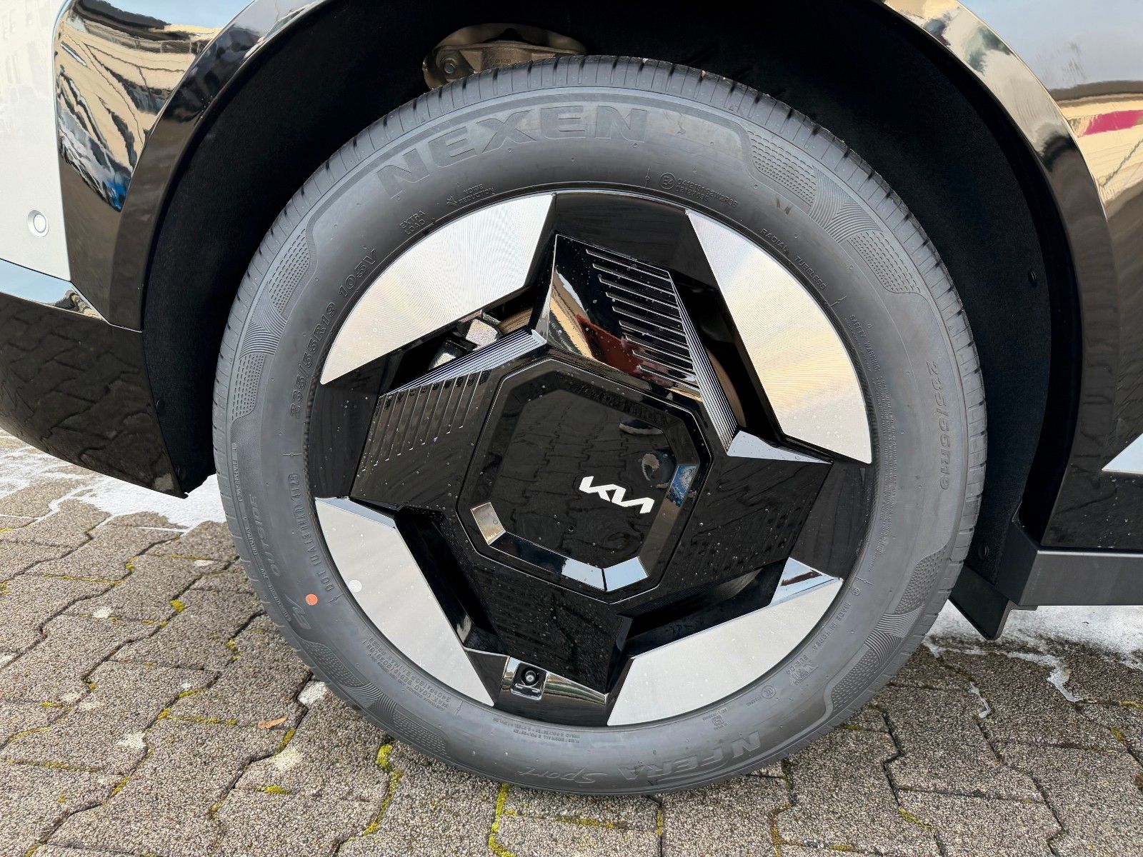 Fahrzeugabbildung Kia EV5 Earth DRIVE SOUND LED