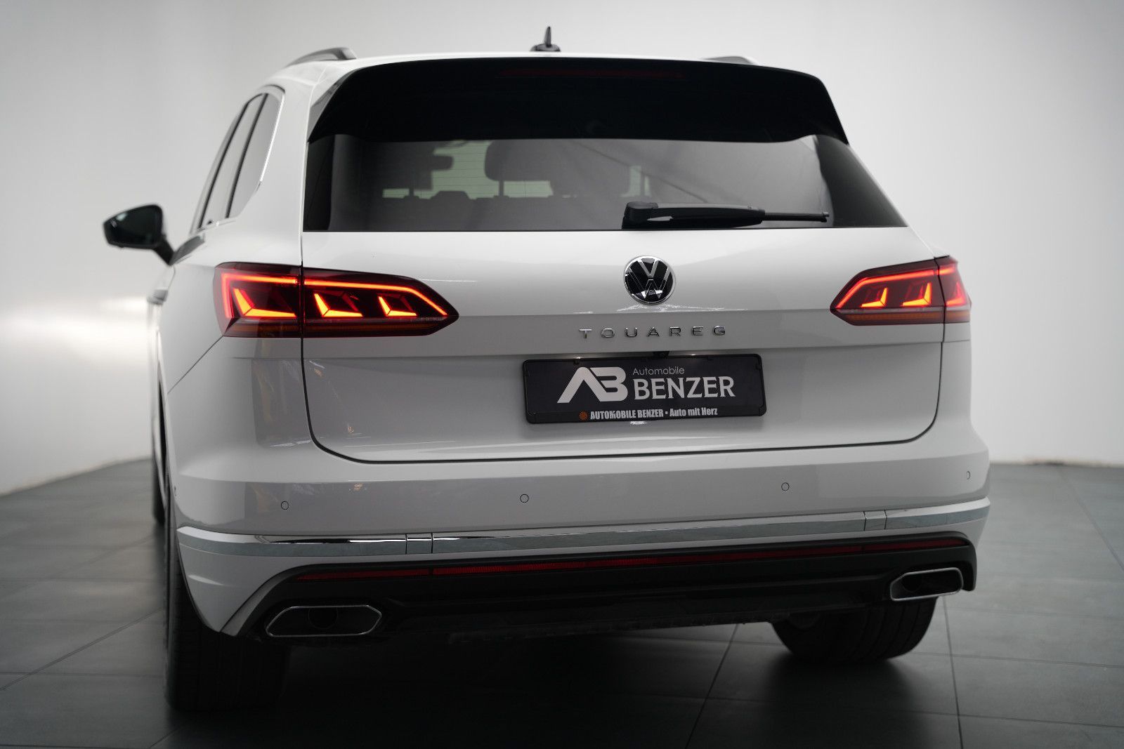Fahrzeugabbildung Volkswagen Touareg SPORT/ 4Motion/VIRTUAL/AMBIENT/360''KAM
