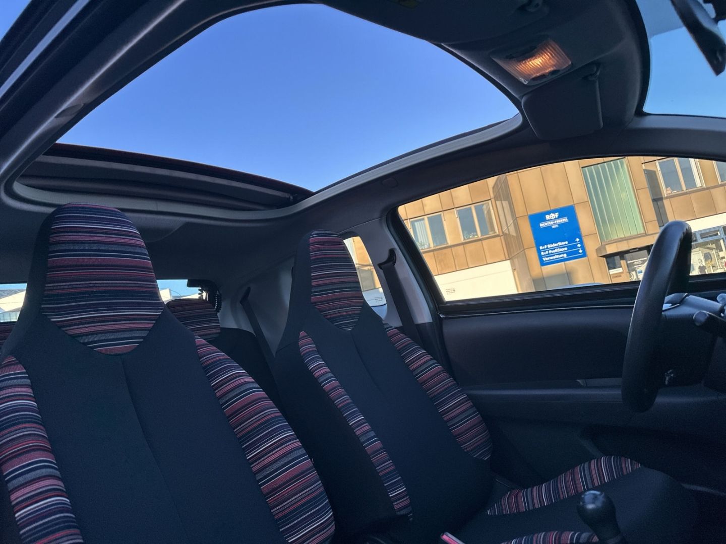 Fahrzeugabbildung Citroën C1 AIRSCAPE Feel VTi 1.0 Faltdach+ Tel.-Vorb. +
