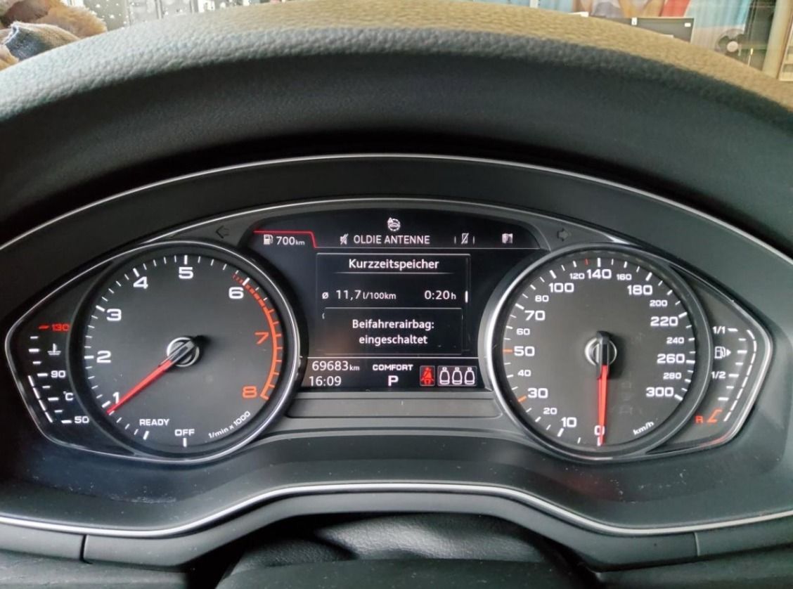 Fahrzeugabbildung Audi A4 Avant 45 TFSI quattro S-LINE TURBO-BLUE B&O