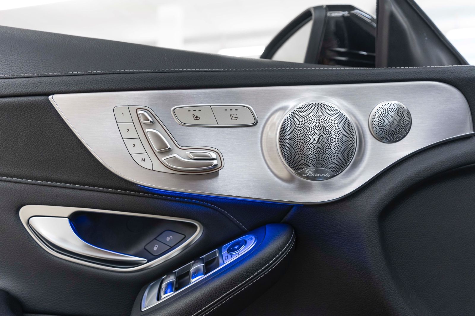 Fahrzeugabbildung Mercedes-Benz C 63 CABRIO AMG LED BURMESTER NAV KAM TOTW