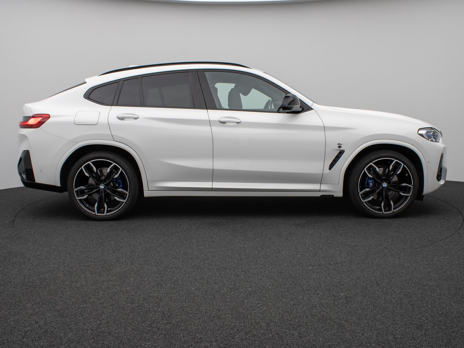 Fahrzeugabbildung BMW X4 M40d  360° HUD HiFi Laser Komfort AHK 21Zoll