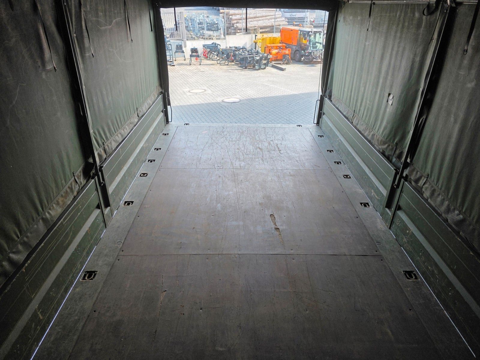 Fahrzeugabbildung MAN TGA 18.360 4x4 BB 3 Sitze Schalter Expedition