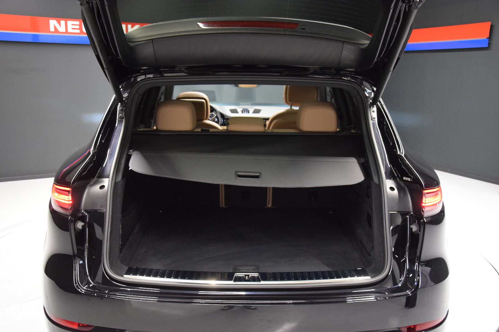 Fahrzeugabbildung Porsche Cayenne S Pano ACC Chrono BOSE HuD Memory 360°