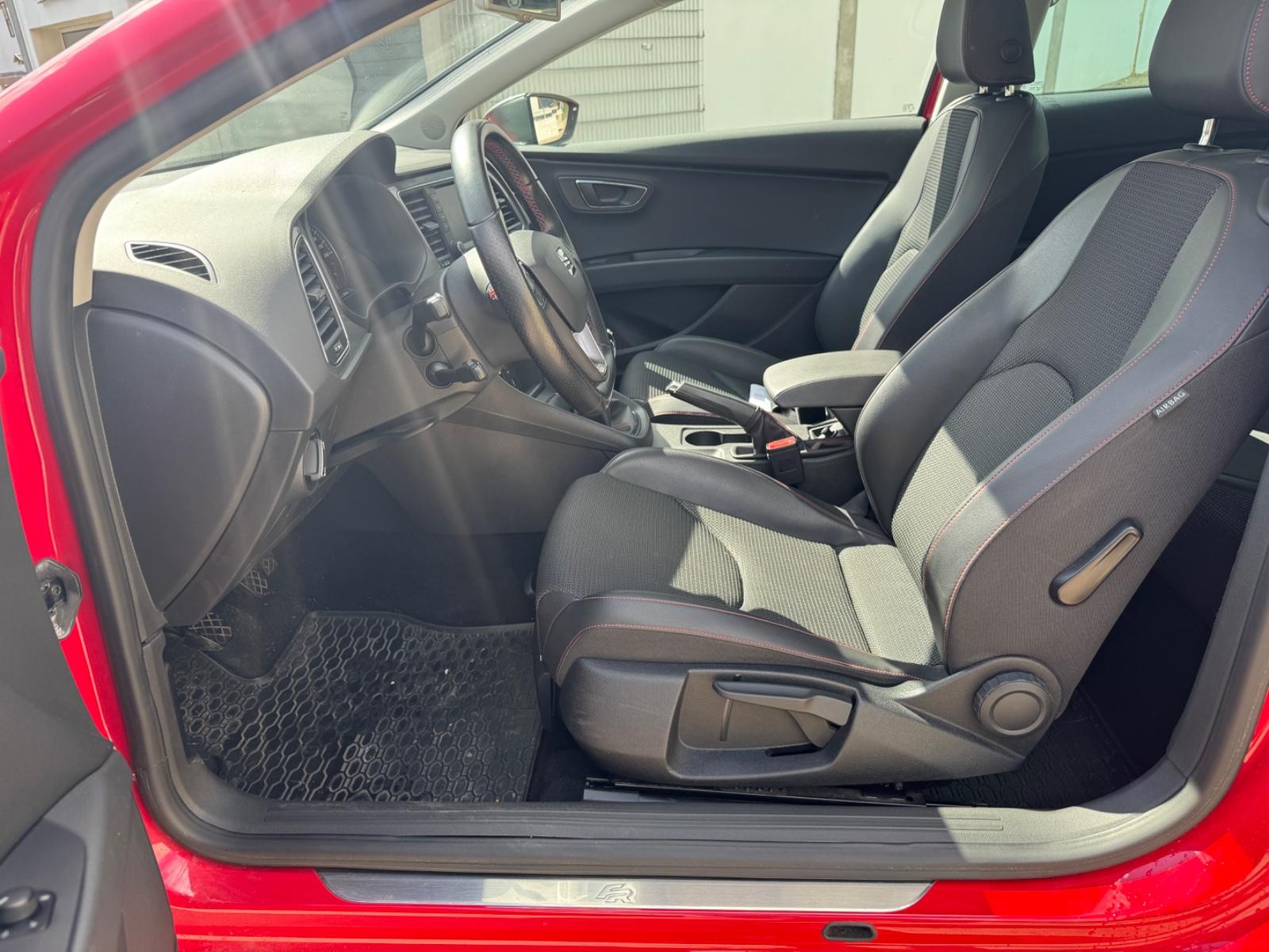SEAT LEON SC FR 184CH - LED - GPS - ATTELAGE - RÉGULATEUR DE VITESSE - PACK SPORT - TOIT OUVRANT
