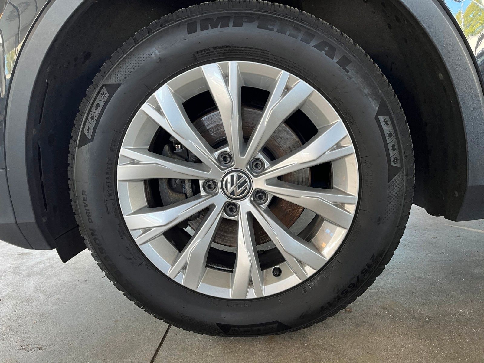 Fahrzeugabbildung Volkswagen Tiguan 2.0 TDi Comfortline NAVI LED WinterPaket
