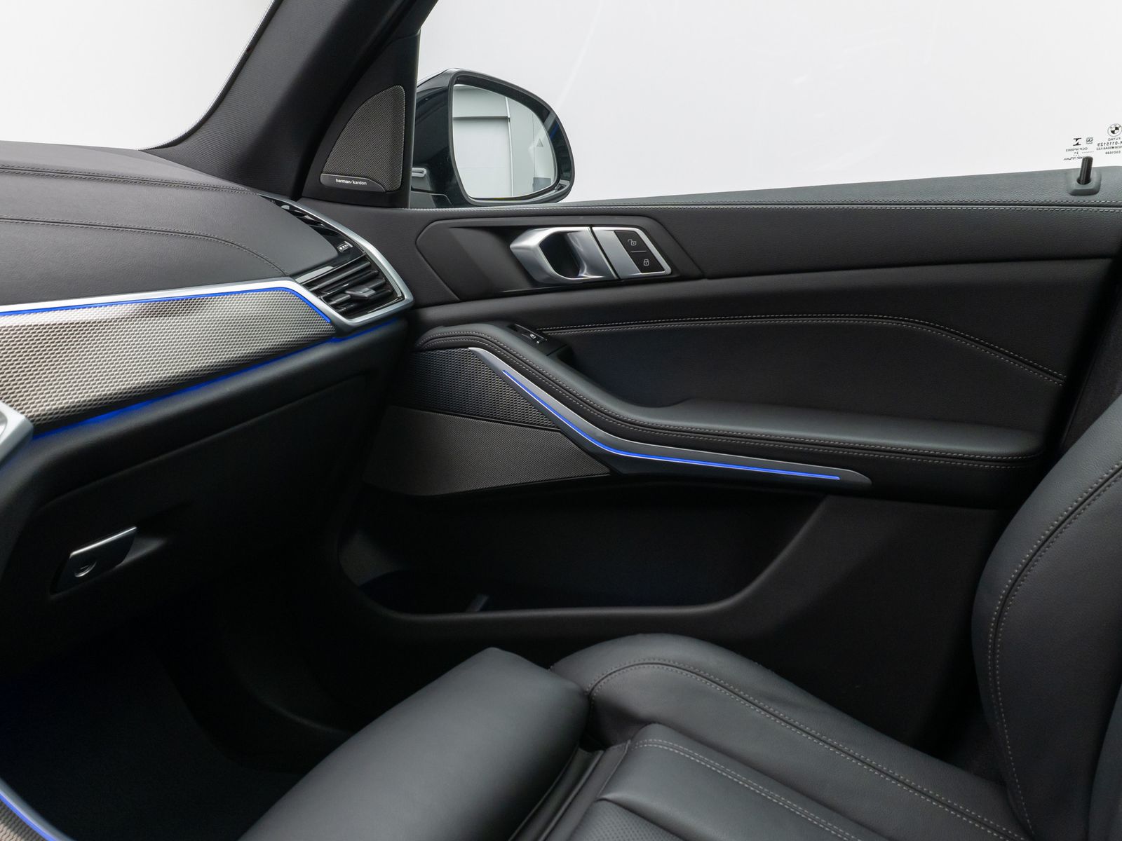 Fahrzeugabbildung BMW X5 M50i Panorama 360° DAB H/K AHK Komfort 22Zoll
