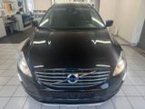 Volvo XC60 Momentum 2WD*Facelift*Navi*Bi-Xenon*PDC* - Volvo XC60: Geländewagen