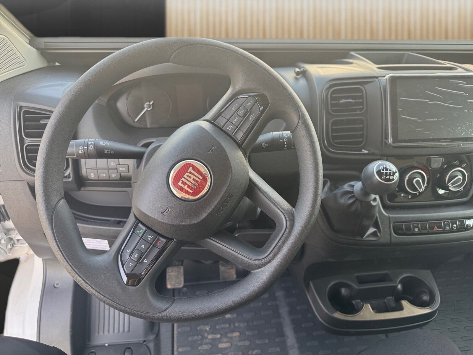 Fahrzeugabbildung Chausson Van 540 GOLDEN LINE DÖRR EDIT Markise Solar RK