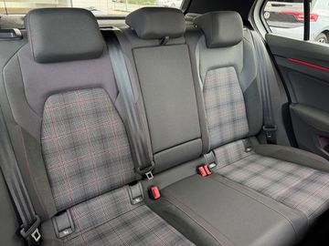 Volkswagen Golf VIII GTI 2,0l TSI 245 PS 6-Gang