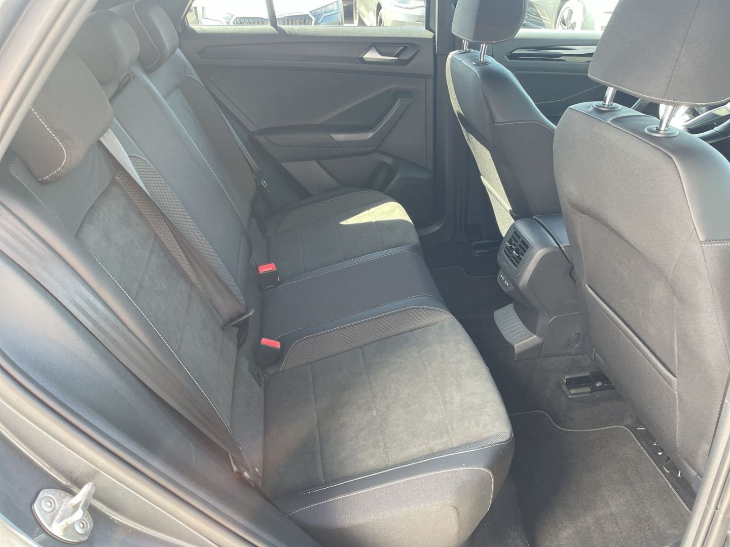 Volkswagen T-Roc - Bild 8