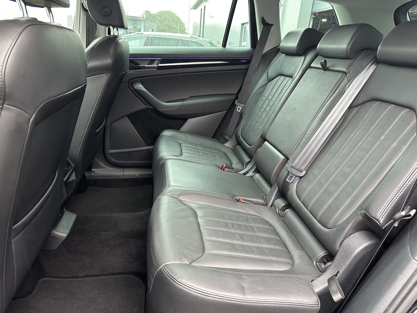 Fahrzeugabbildung SKODA Kodiaq 2.0 TDI DSG L&K NAV+LED+AHK+360°+ACC+19ZO