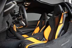 MCLAREN 750S - B&W Lift Elite Paint Carbon Interior 360°