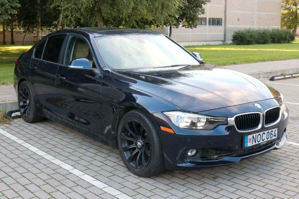 Image of BMW 320
