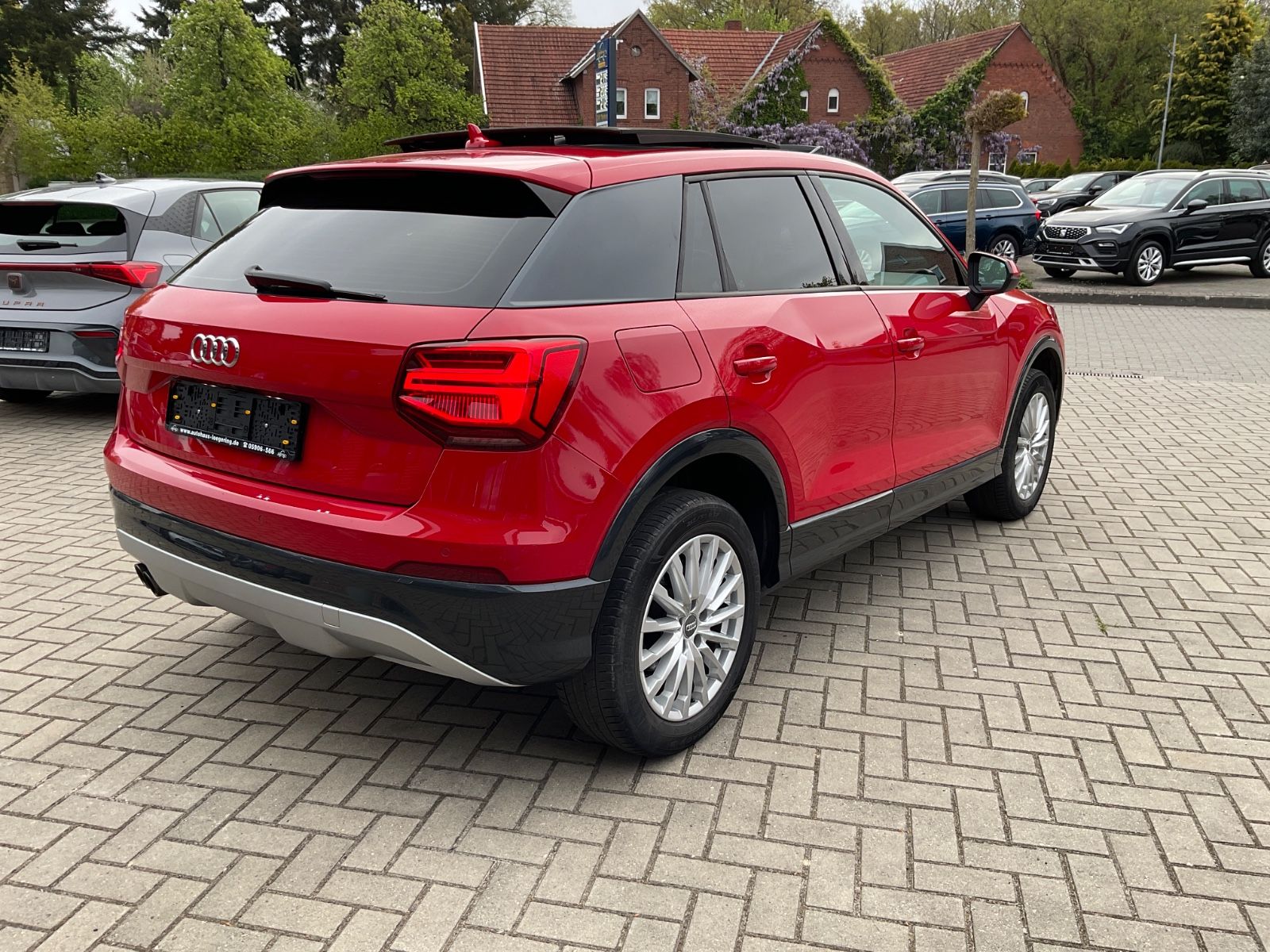 Fahrzeugabbildung Audi Q2 35 TFSI S tronic,Panorama,Kamera,Xenon,Navi