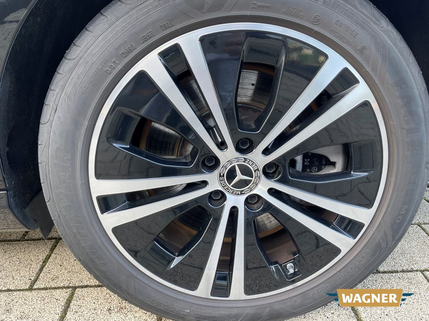 Fahrzeugabbildung Mercedes-Benz E 450 T 4Matic Multibeam LED Memory