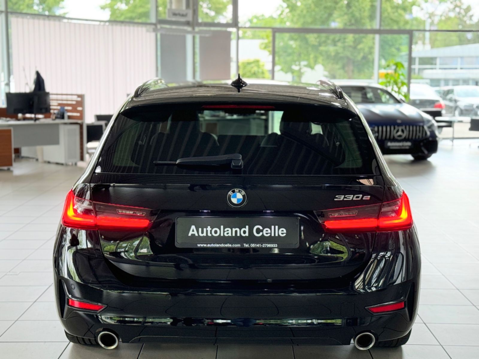 Fahrzeugabbildung BMW 330e Sport Line H/K DAB CockPitPro Alarm PDC LED