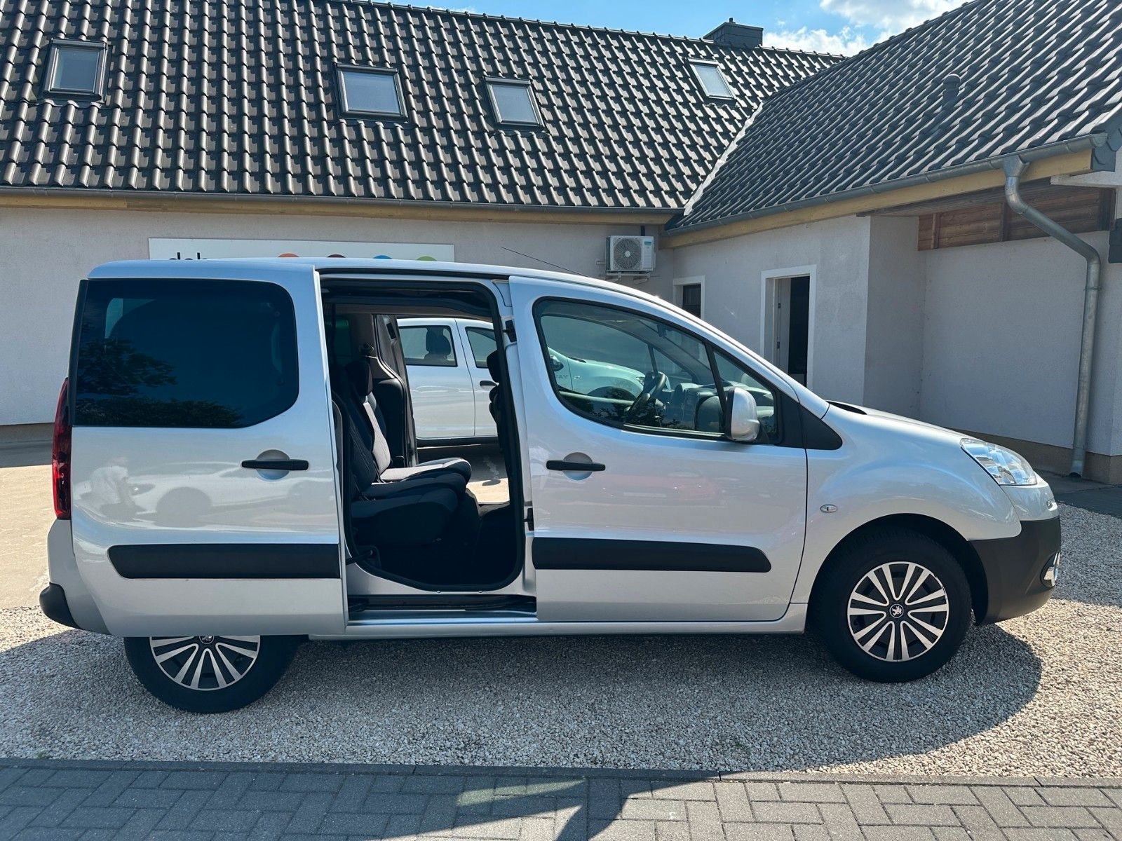Peugeot Partner Tepee Active – Bild 16