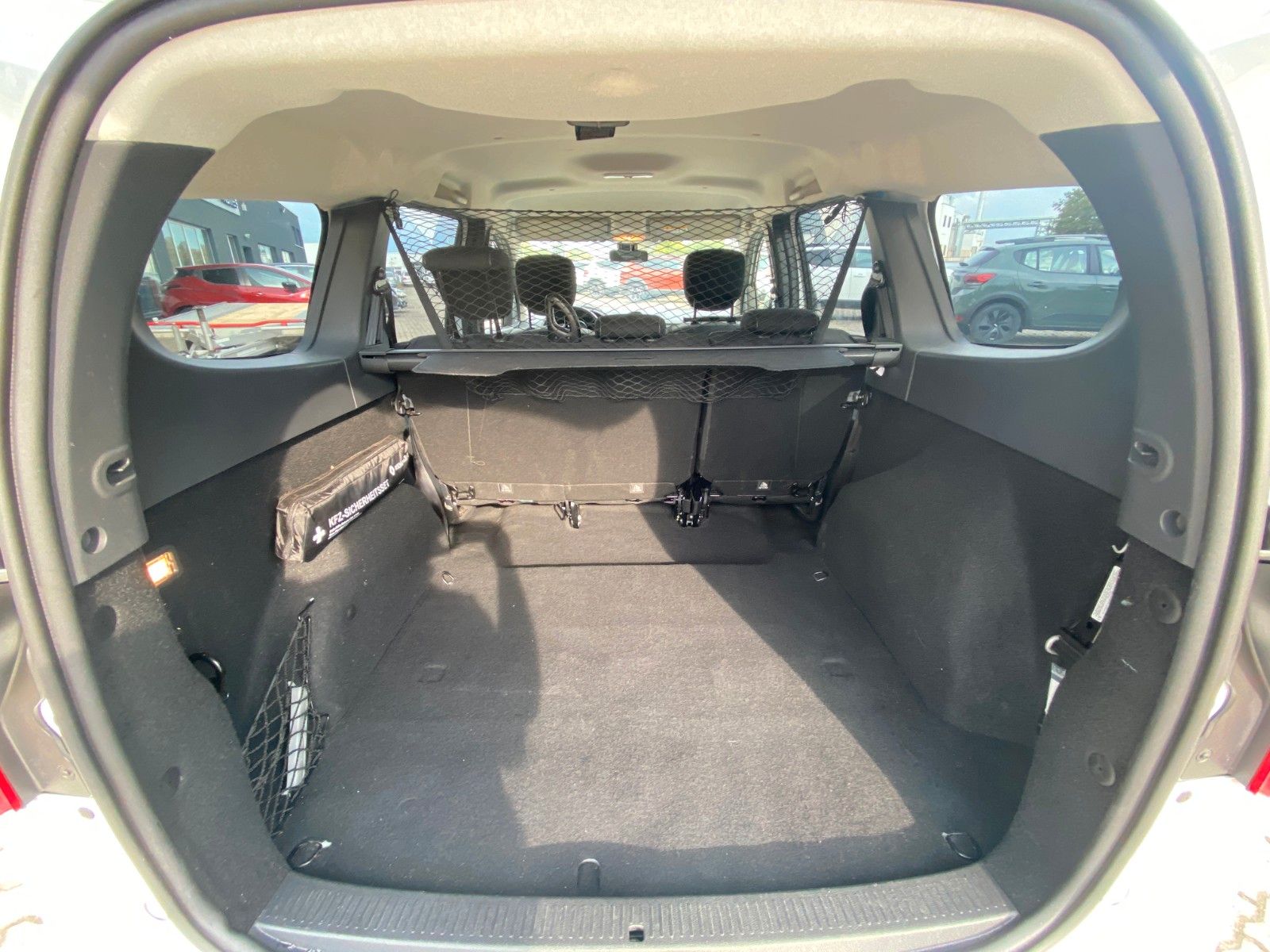 Fahrzeugabbildung Dacia Lodgy Stepway Plus