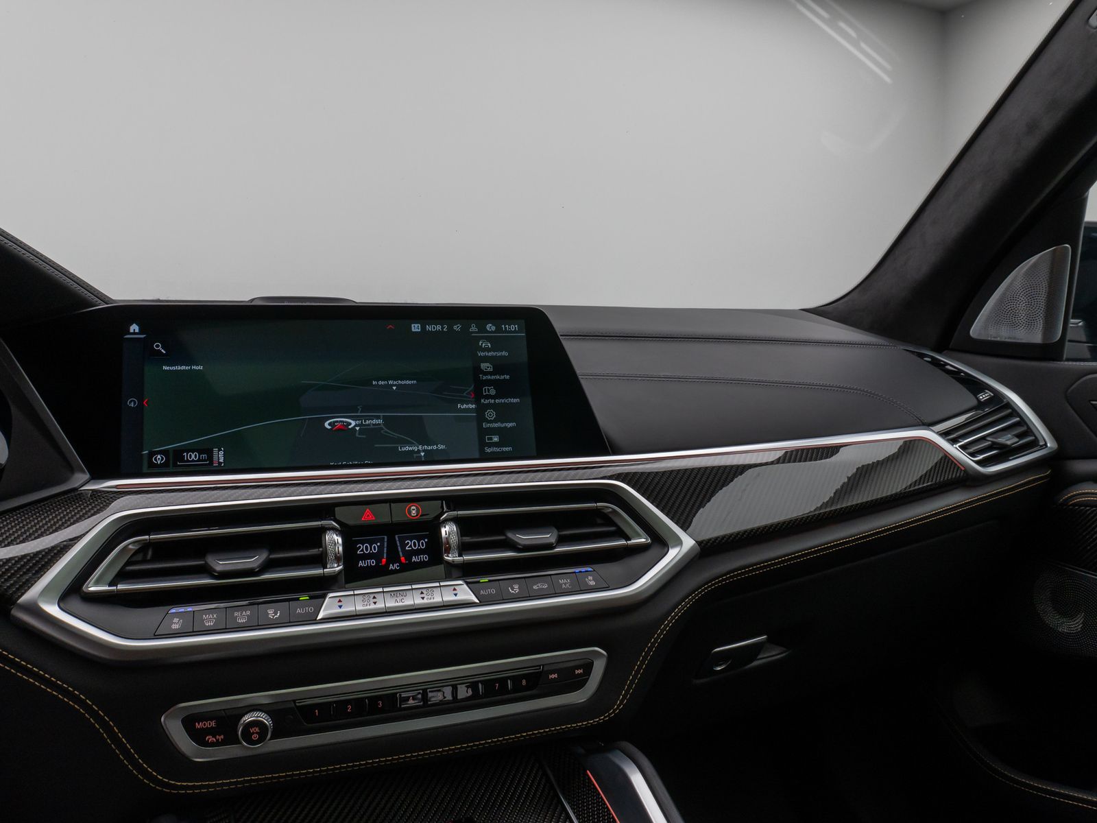 Fahrzeugabbildung BMW X5 M Competition Panoram 360°HUD B&W SoftCl VOLL