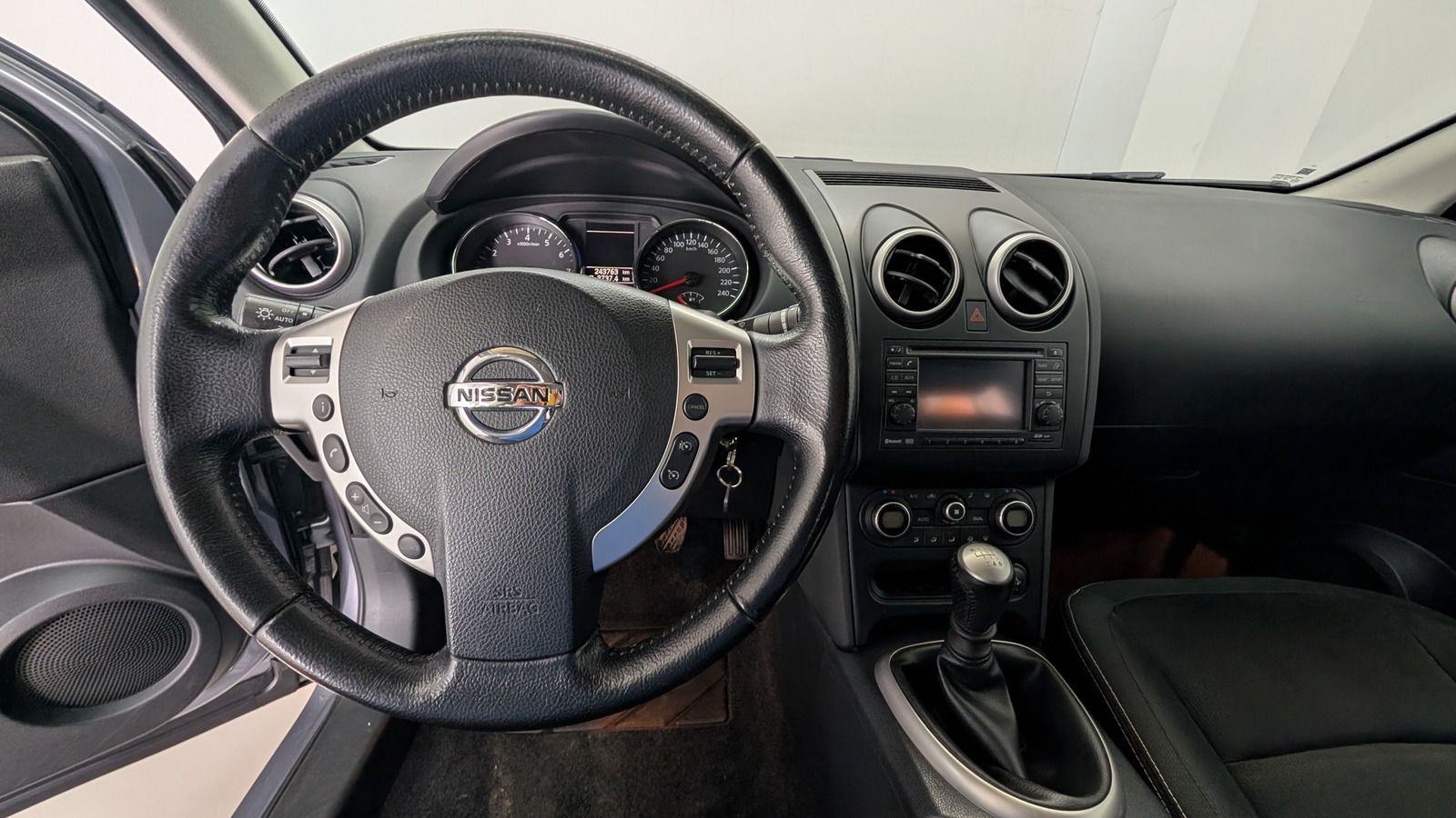 Fahrzeugabbildung Nissan Qashqai+2 2.0i 4x4 * AHK * Navi * Pano Acenta 7-