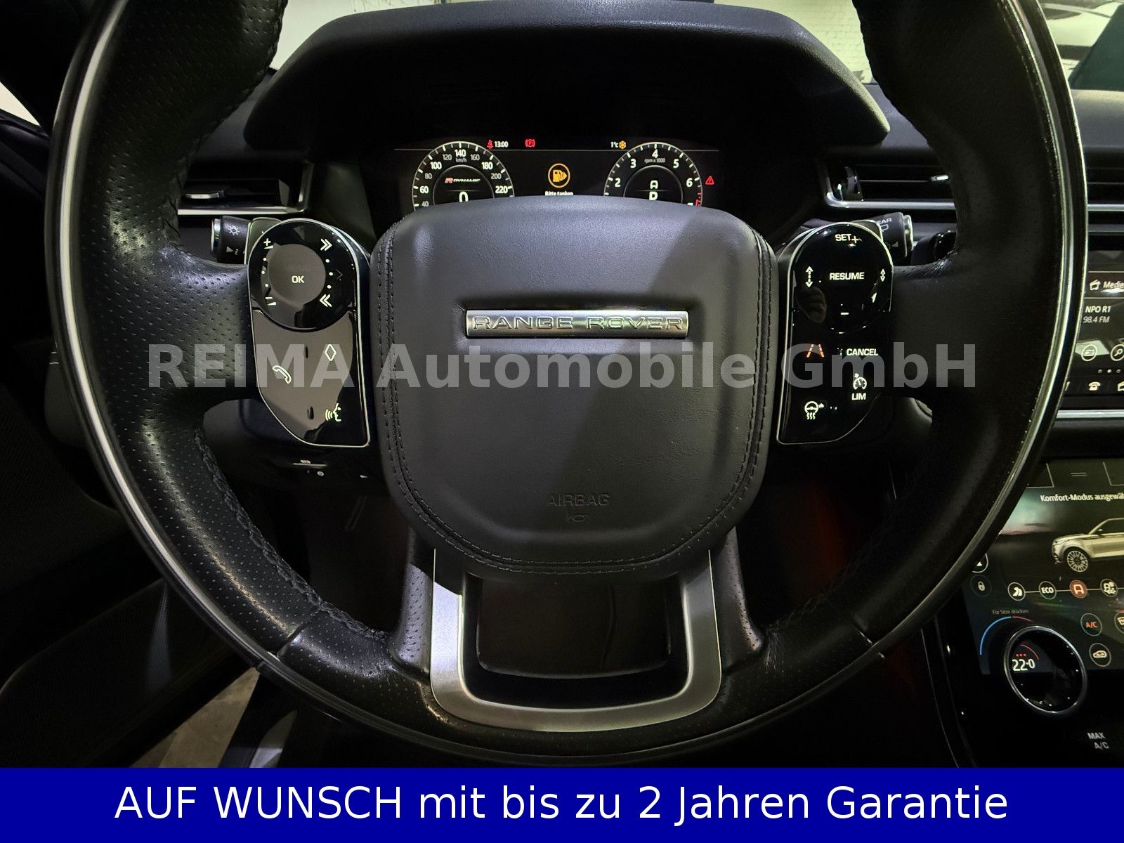 Fahrzeugabbildung Land Rover Range Rover Velar 3,0i R-Dynamic AWD, Pano