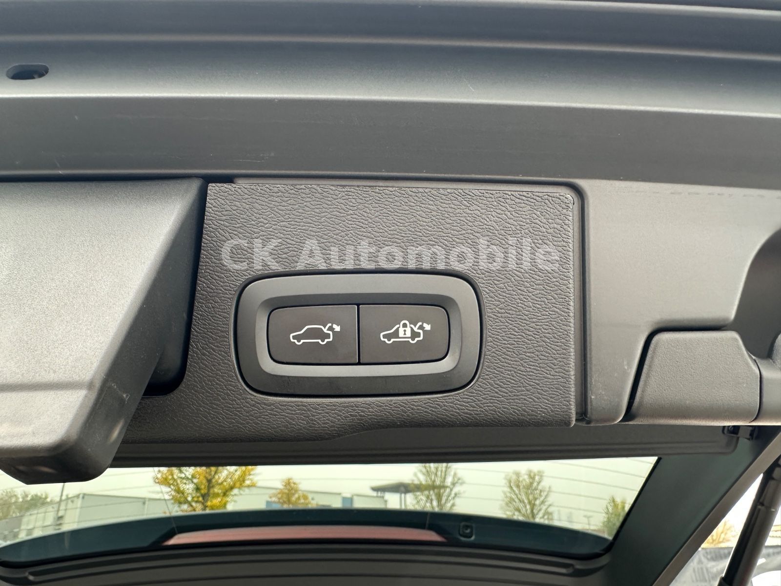 Fahrzeugabbildung Volvo XC60 B4 Plus Bright AWD/Navi/Leder/Pano/LED/Kam.