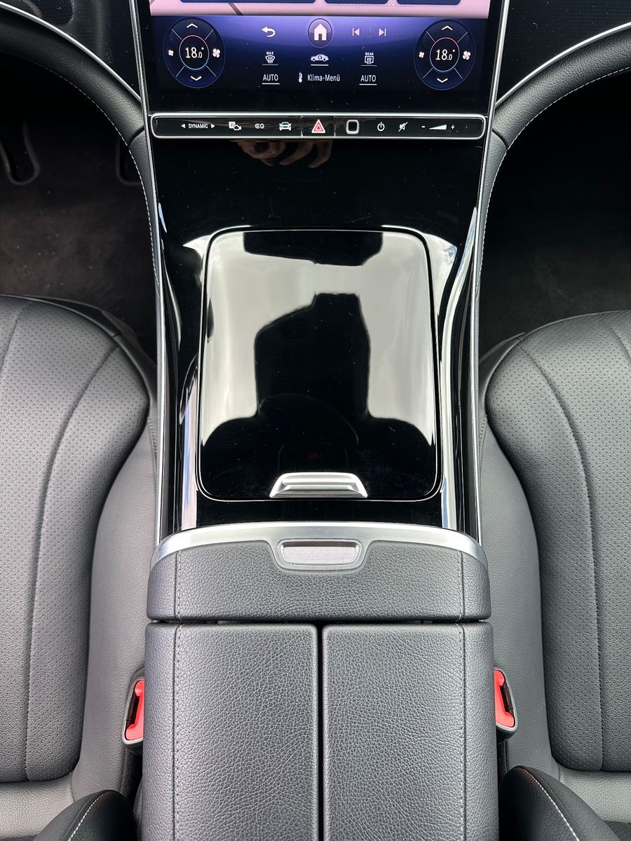 Fahrzeugabbildung Mercedes-Benz EQE 300 Electric Art NAV+LED+ACC+360GRAD+SHZ