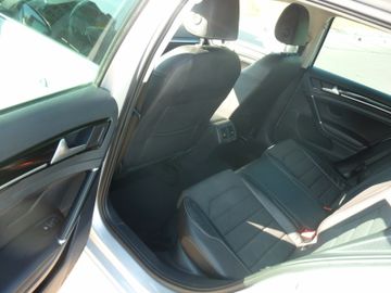 Volkswagen Golf - 11