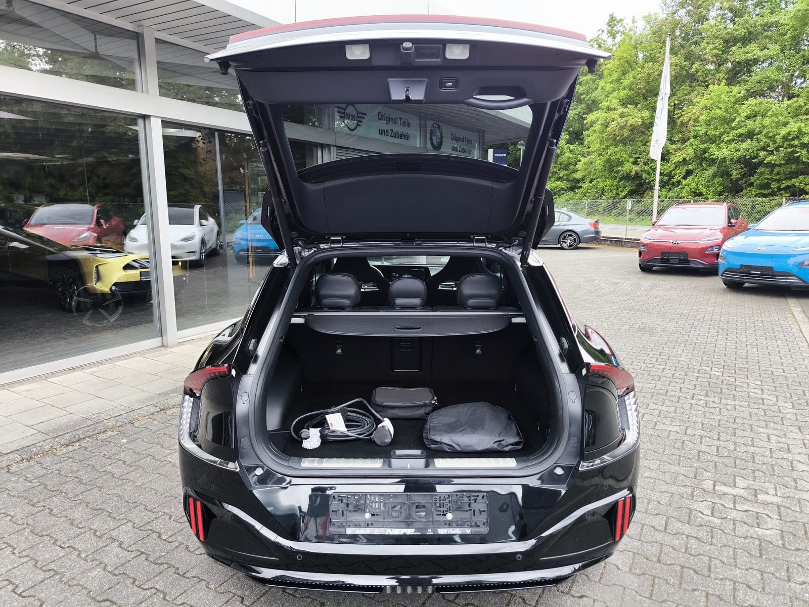 Fahrzeugabbildung Kia EV6 GT 4WD WERKSGAR+NAVI+LED+SHZ+WP+KAM+ACC+DAB+