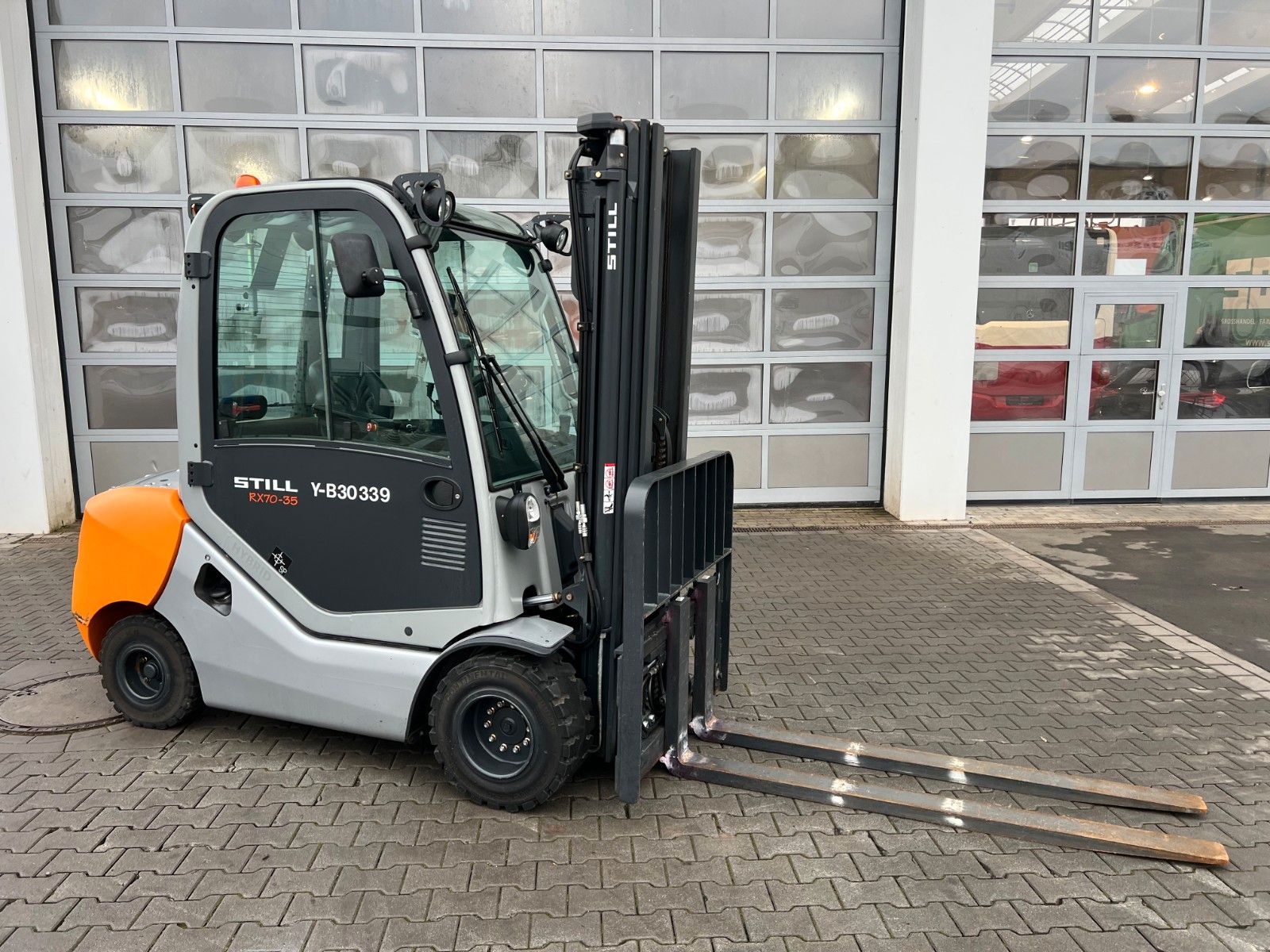 Fahrzeugabbildung Still RX70-35 / Triplex: 4.80m / nur 325h / SS / Waage