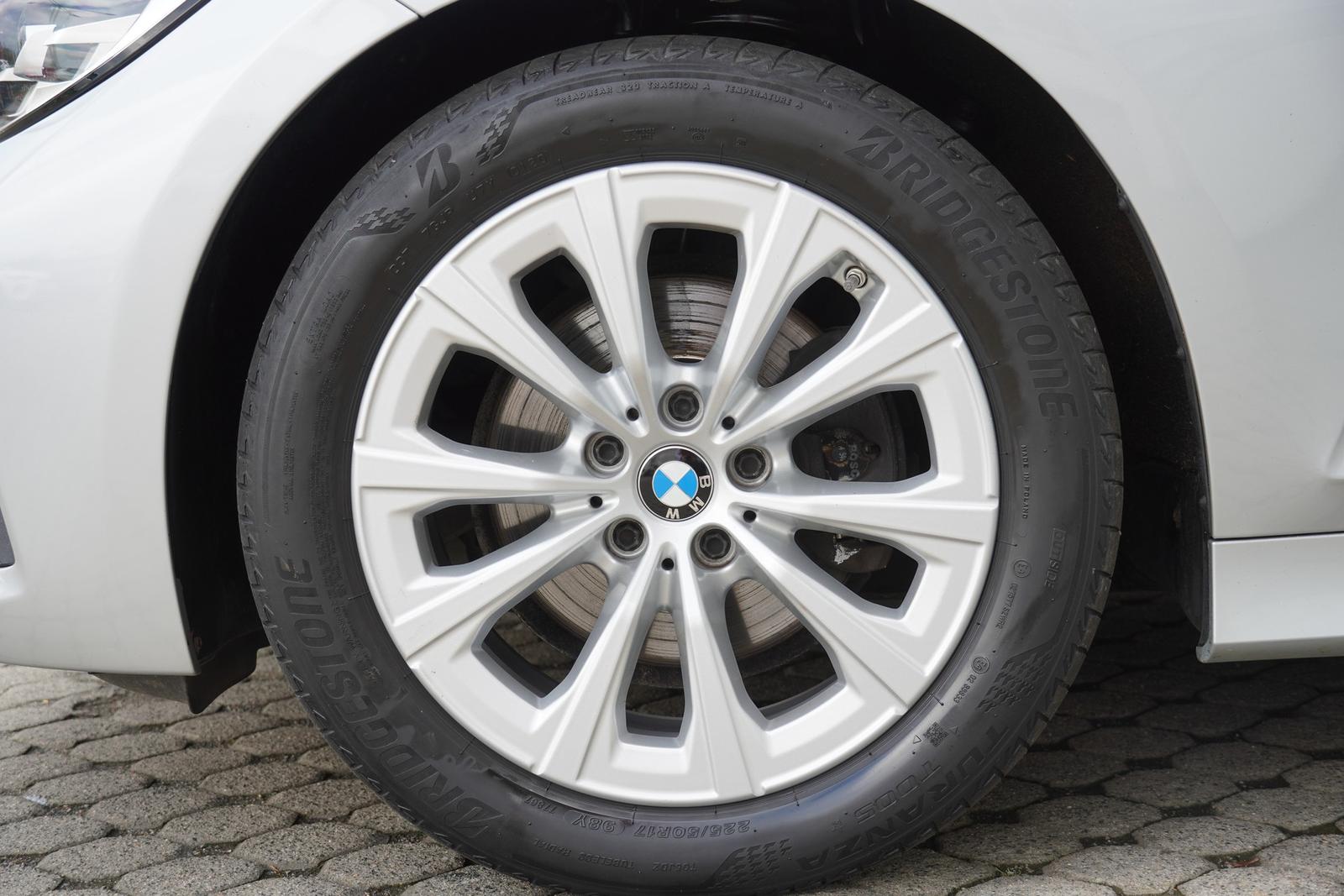 BMW 3 Series d xDrive Advantage LED Navi Tempomat SHZ PDC, миниатюра 9