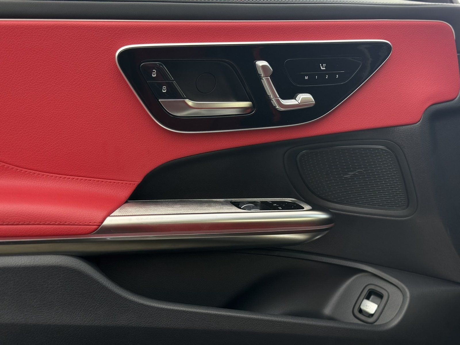Fahrzeugabbildung Mercedes-Benz CLE 300 4M AMG*LEDER*MEMORY*PANO*20ZOLL*360°KAM