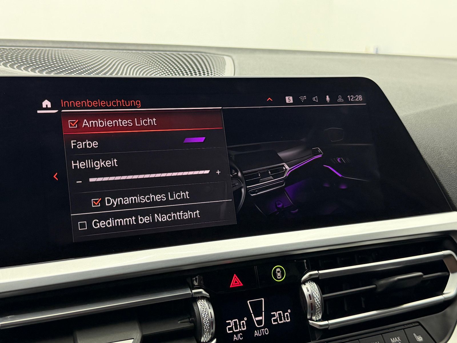Fahrzeugabbildung BMW 320d xDrive M-SPORT/STZHG/AHK/DRIVING ASS+/DISPL
