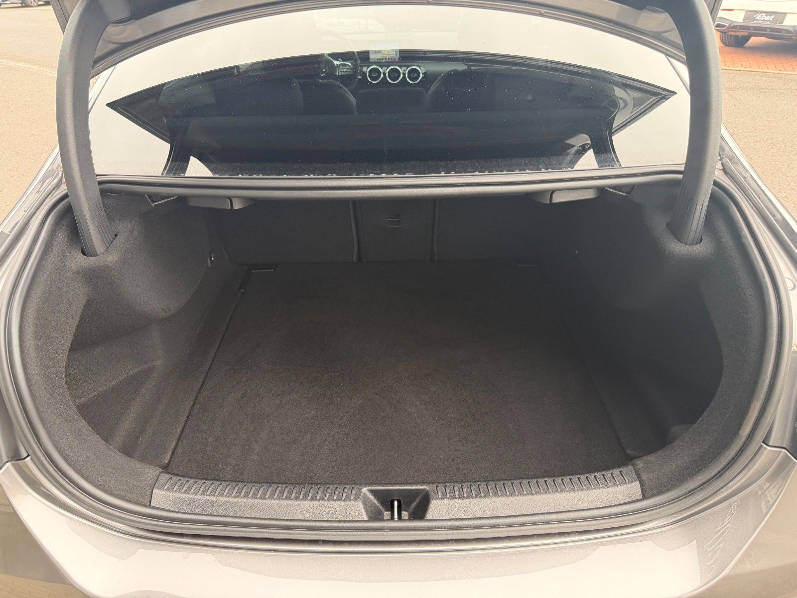 Fahrzeugabbildung Mercedes-Benz A 220d 4MATIC AMG+Night+LED+DAB+Carplay+19"