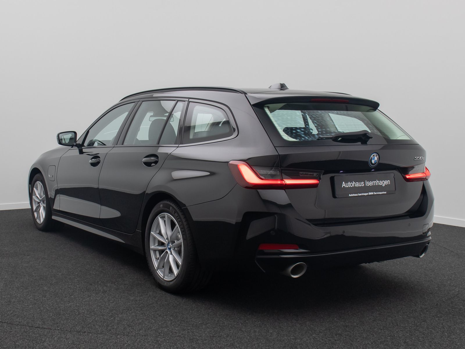 Fahrzeugabbildung BMW 330e WidscreenDispl AHK DAB Leder Sport Stop&Go