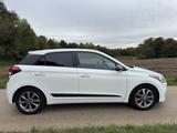 Hyundai i20 1.2 Trend blackline Panoramadach - Hyundai i20 Gebrauchtwagen