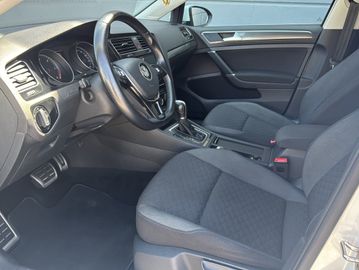 Volkswagen Golf - 9