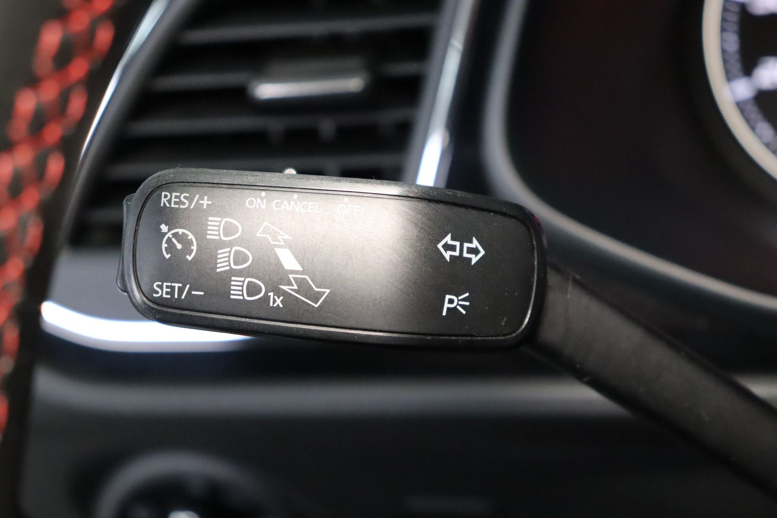 Fahrzeugabbildung SEAT Leon ST 1.4 FR LE 1. Hand * LED * Navi