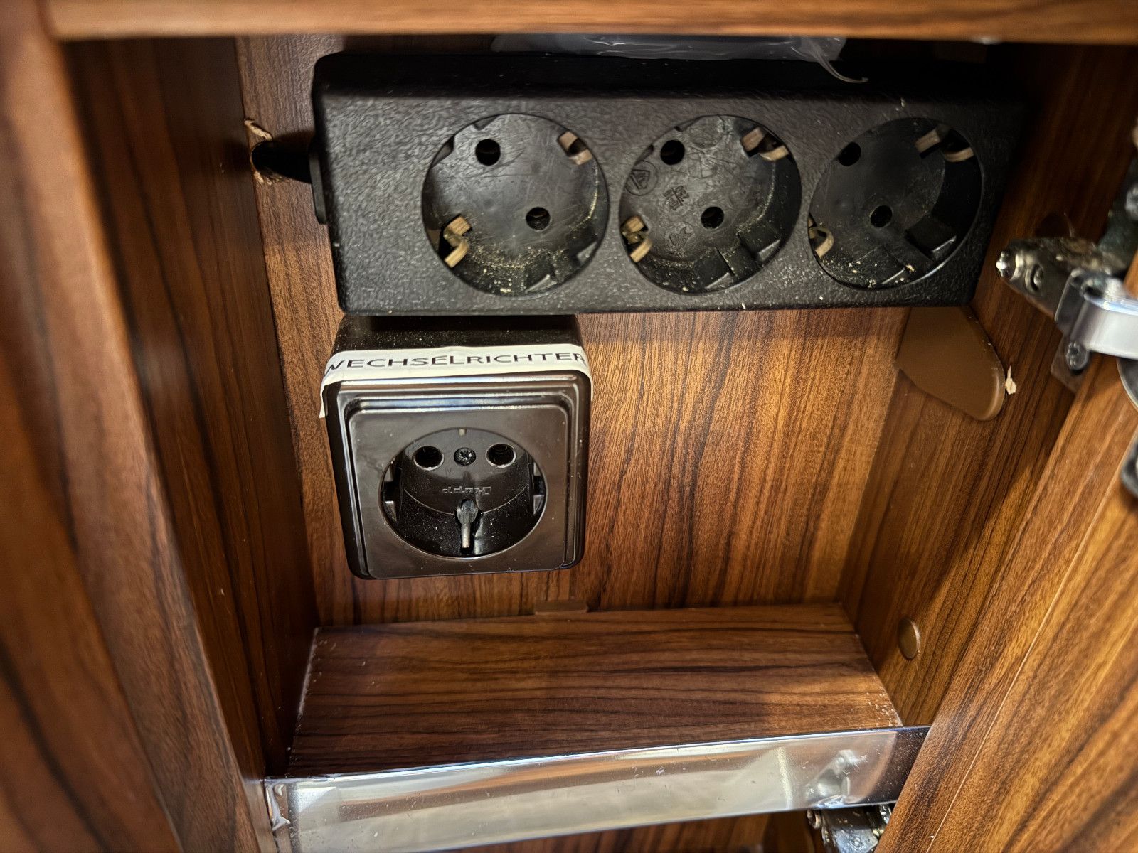 Fahrzeugabbildung Hobby PREMIUM DRIVE T 70 GE SOLAR SAT LITHIUM 2X TV