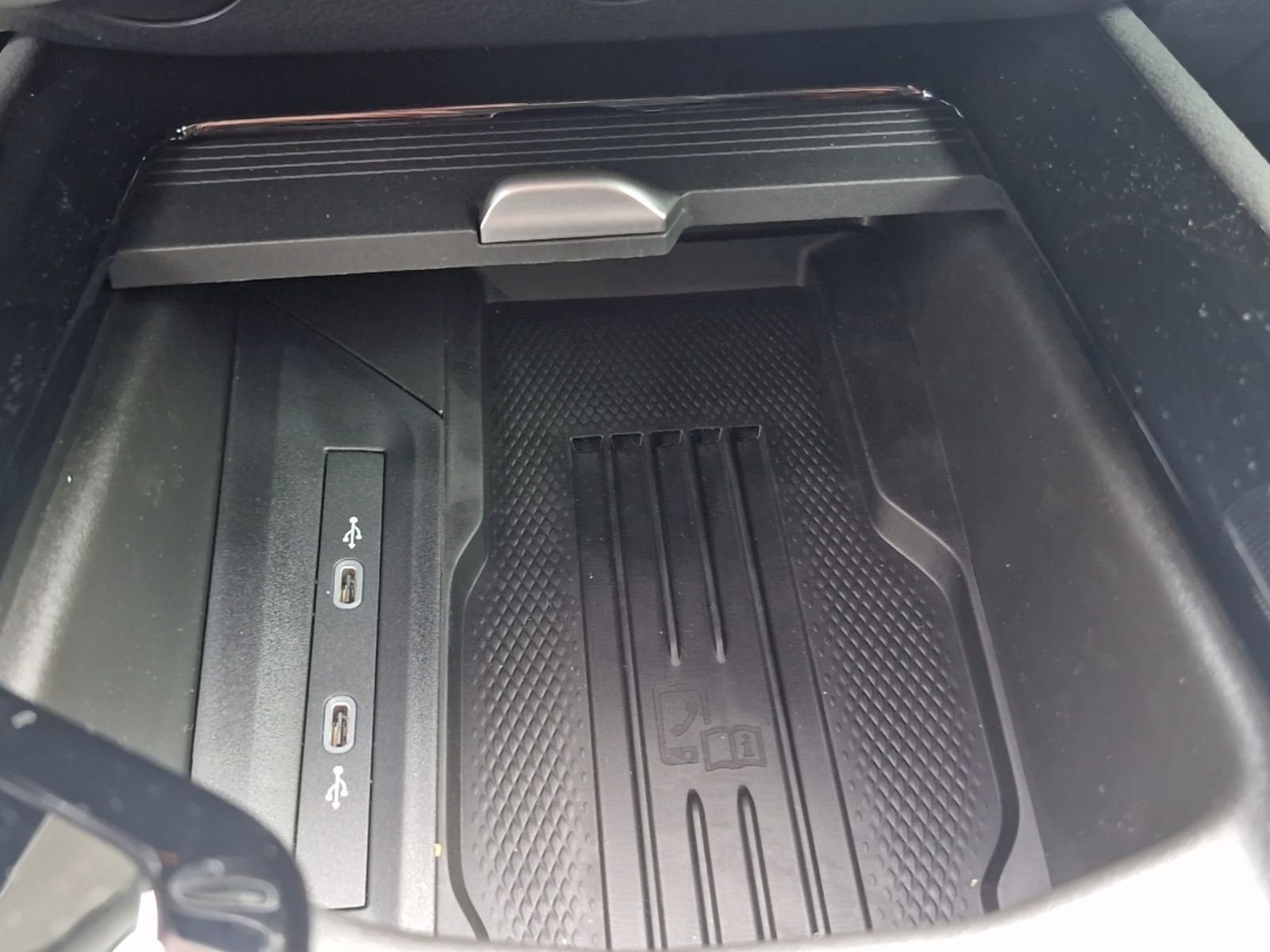 Fahrzeugabbildung SKODA Superb Combi 2.0 TSI  4x4 Sportline LED MATRIX A