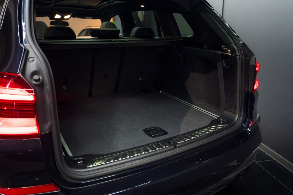 BMW X3 M40i*AHK*HU*PANO*H&K*360*LED BMW X3 M40i*AHK*HU*PANO*H&K*360*LED