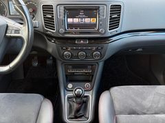 Fahrzeugabbildung Seat Alhambra FR-Line Navi Leder Xenon Sitzh 7.Sitze